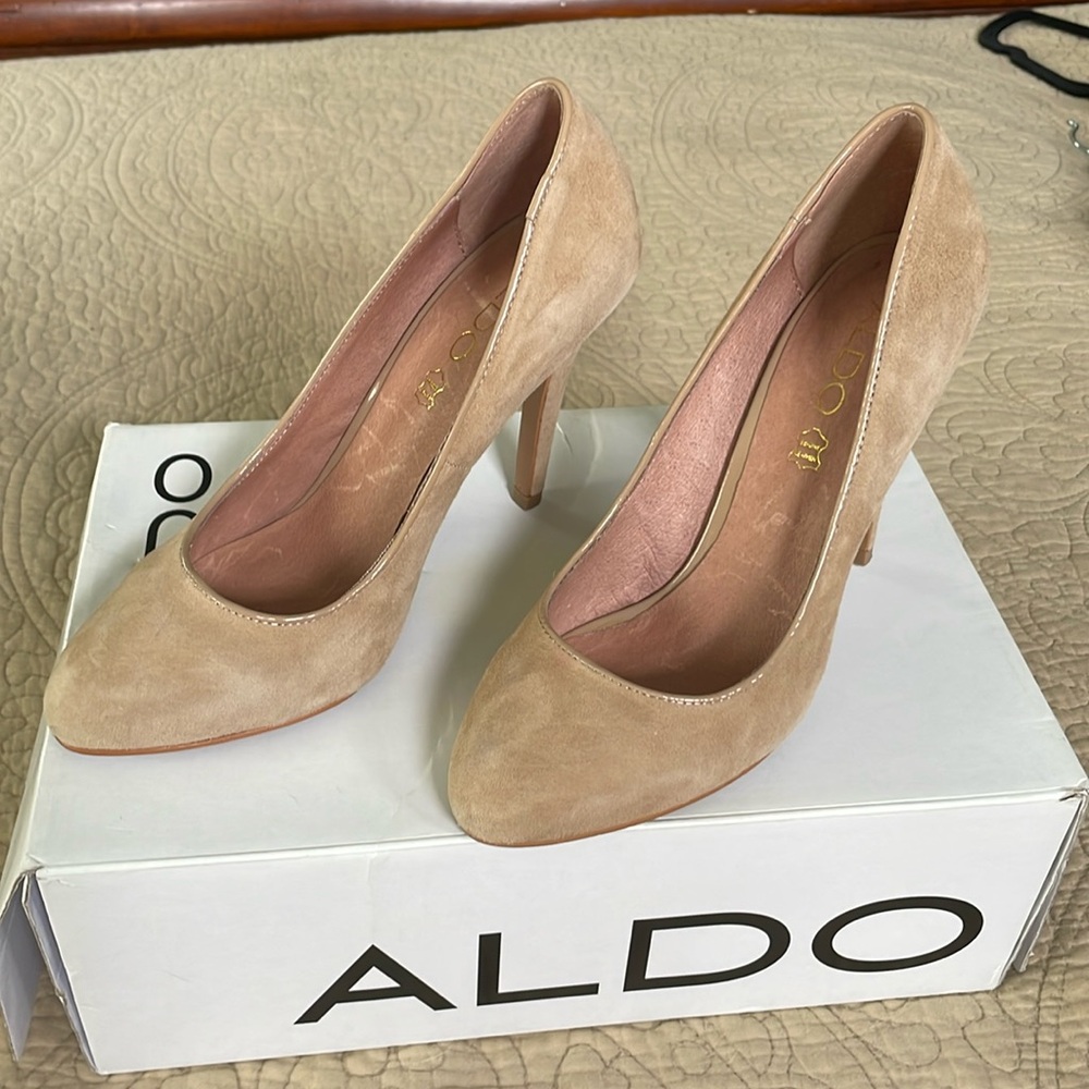 Aldo Stever  heels tan size 7.5
